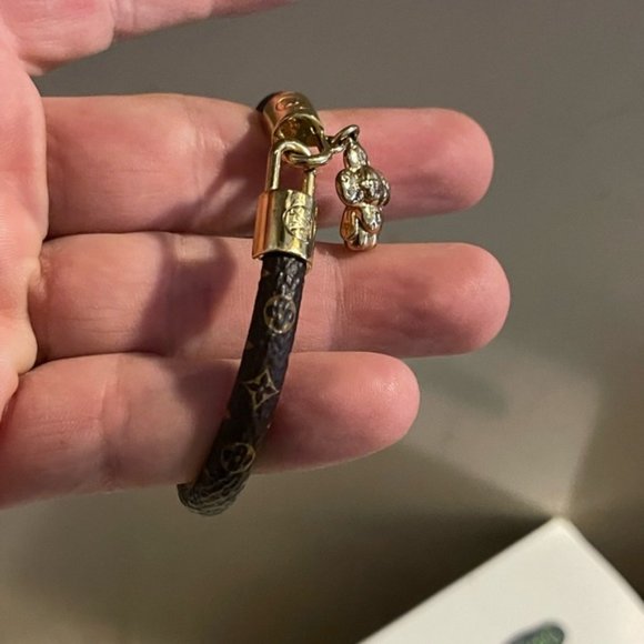 Women’s Louis Vuitton Bracelet 19 - Picture 2 of 9
